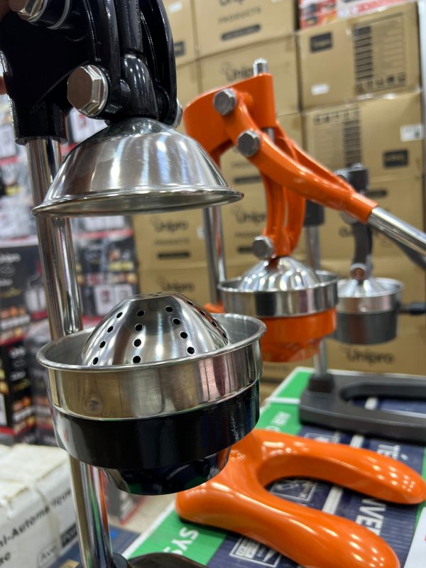 عصّارة يدوية معدنية – Hand Press Juicer grand model pro