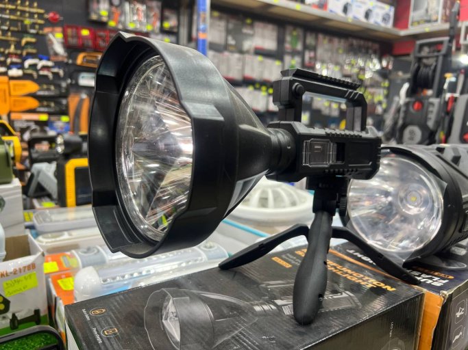 Lampe Torche W590 Rechargeable Avec Power Bank et Trépied