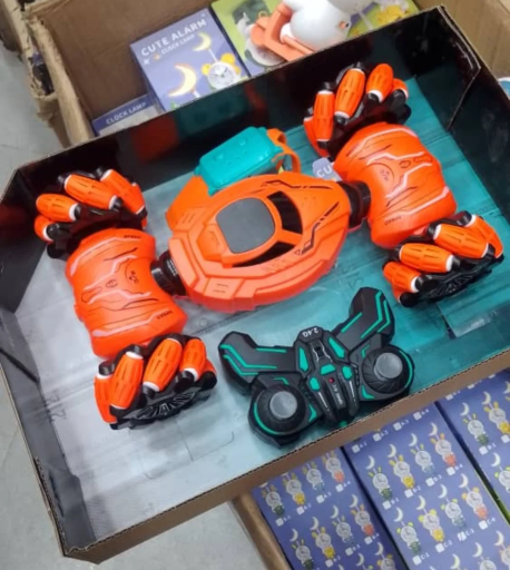 سيارة تحكم عن بعد بساعة اليد والريموت - سيارة بهلوانية ذكية قابلة للتحول ودوران 360 درجة